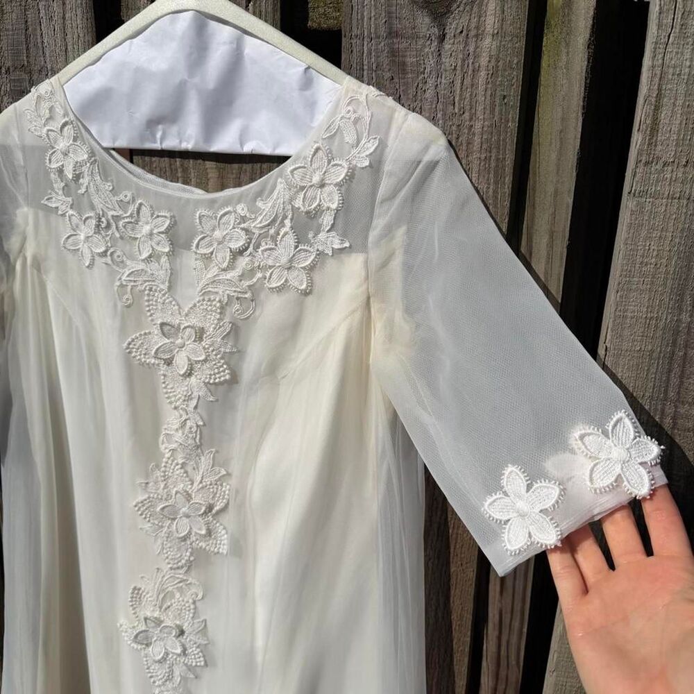 Vintage Custom Short Sleeve Retro Wedding Dress with Floral Applique